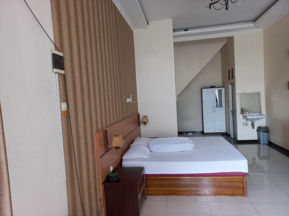 Riki Guesthouse Syari'Ah 제파라 외부 사진