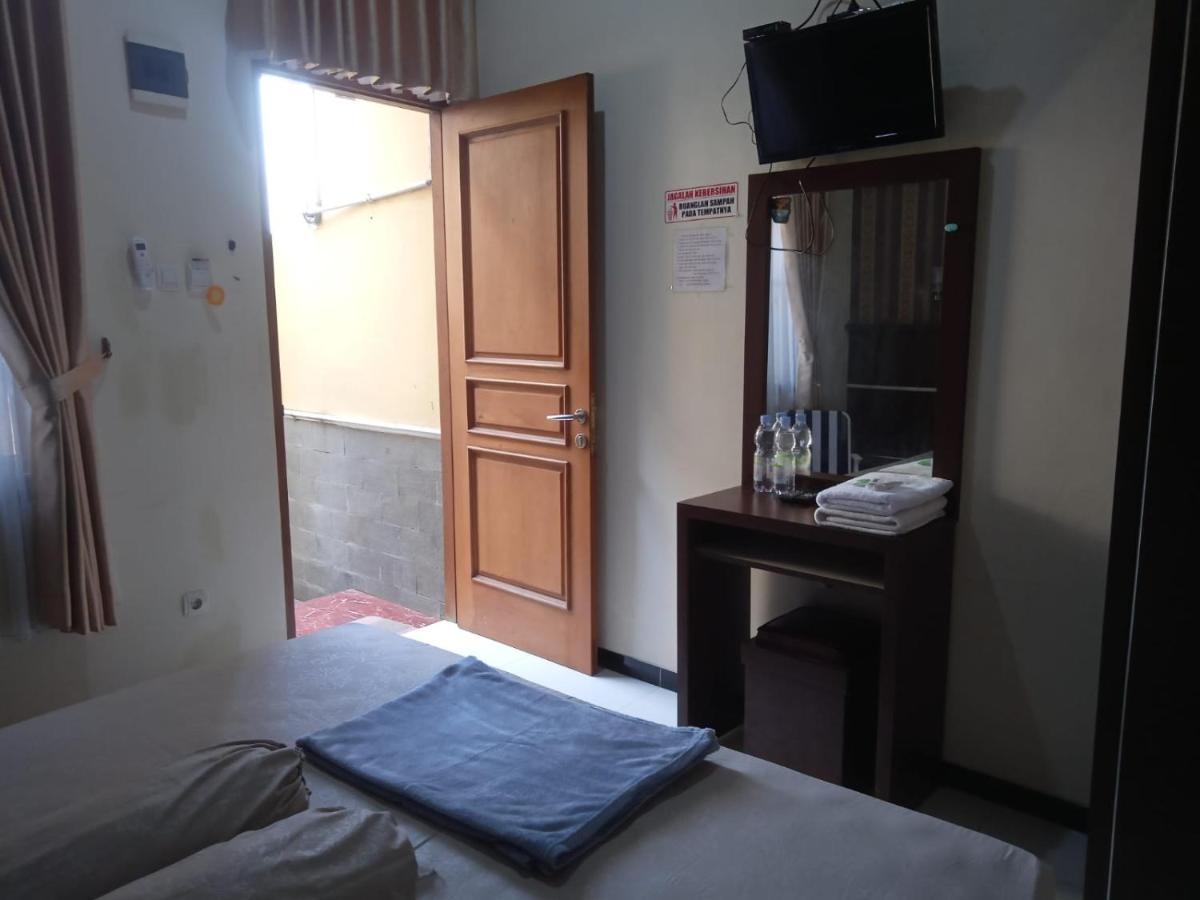 Riki Guesthouse Syari'Ah 제파라 외부 사진
